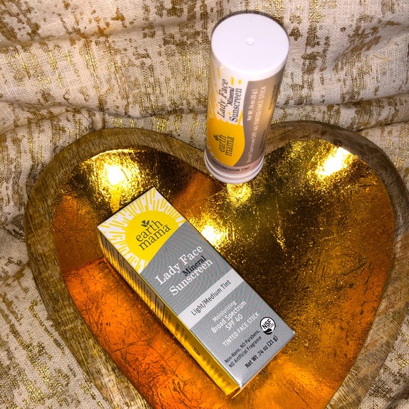 Earth Mama Lady FaceTinted Mineral Sunscreen SPF40 - Picture 2 of 12